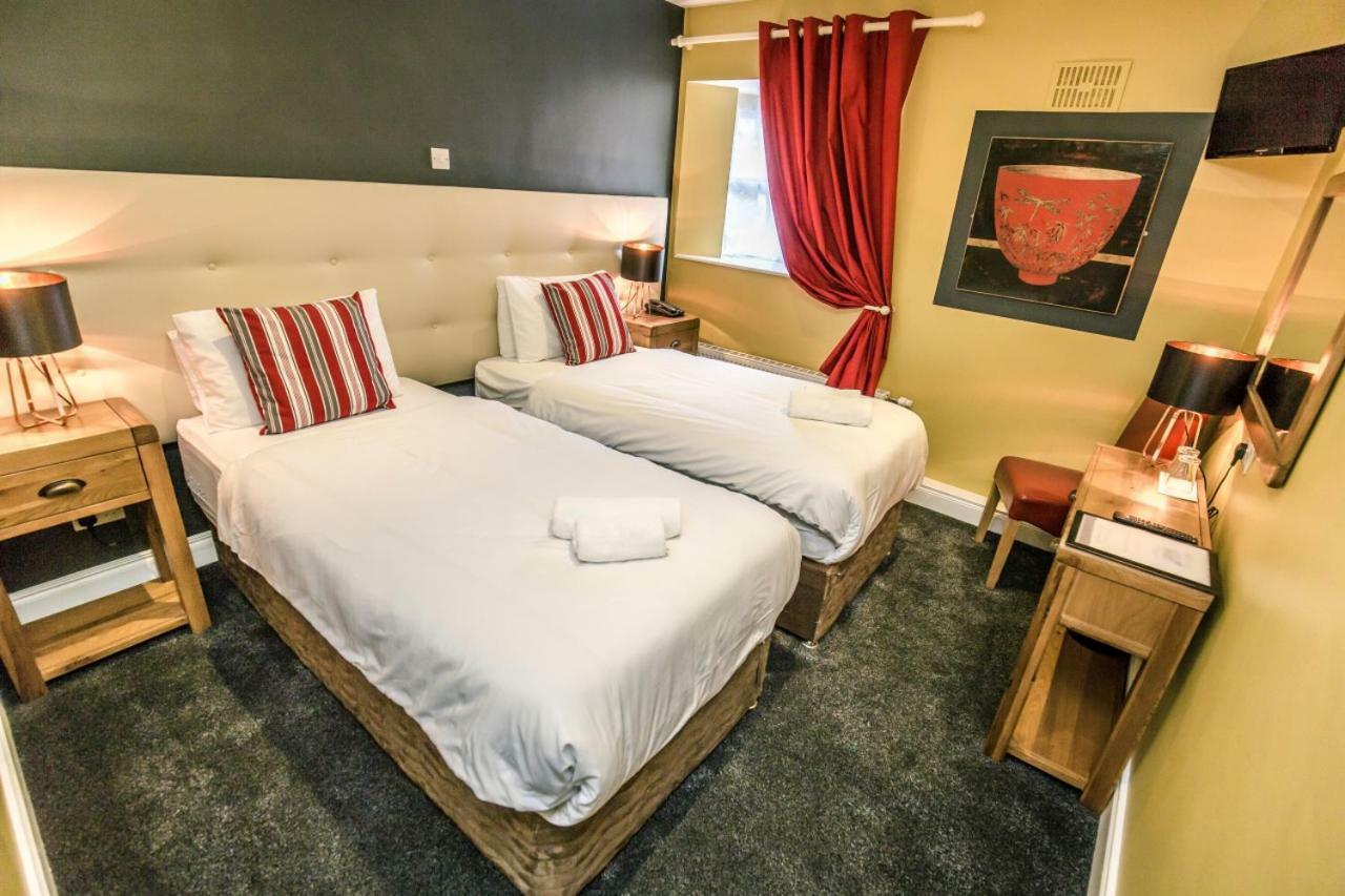 Mc Kevitts Village Hotel 2*